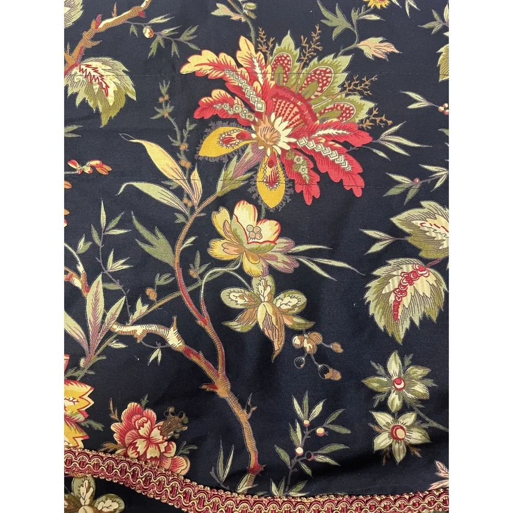 Waverly Felicite Noir Scallop Valance 68x16